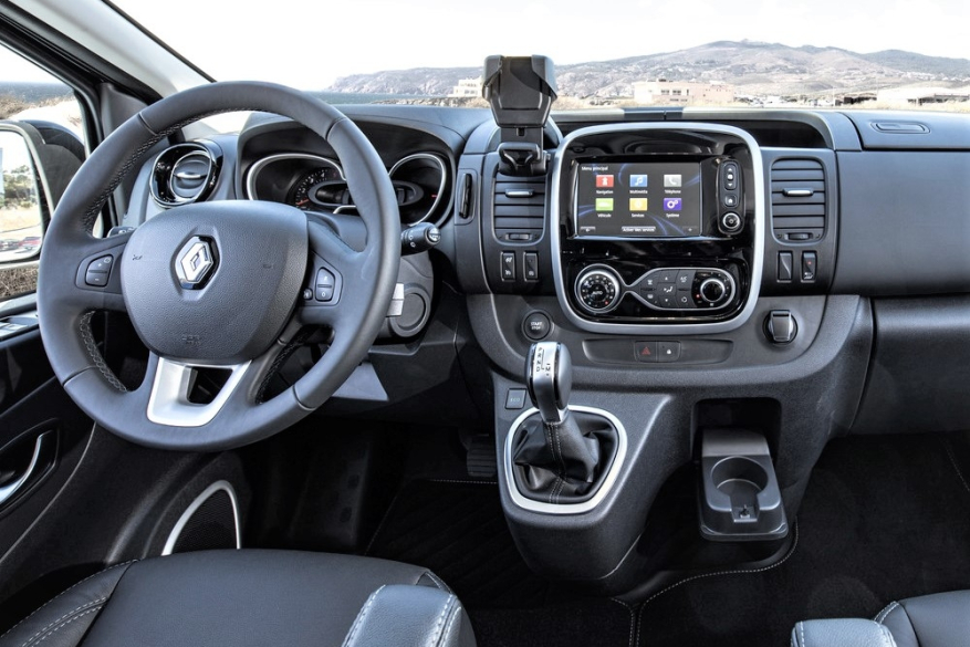 enoikiazomena_van_veria_viva_van_rentals_renault_trafic