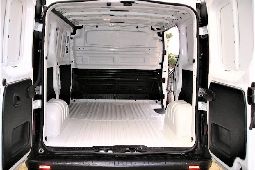 rent_a_van_veria_viva_van_rentals_renault_trafic